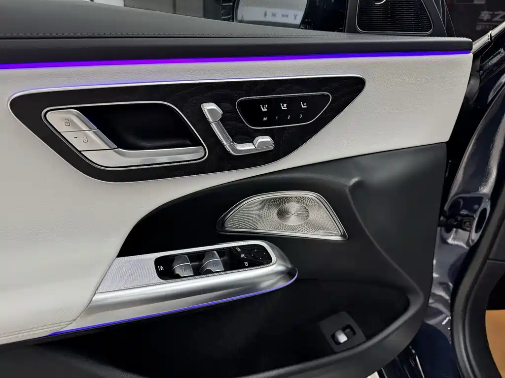 Mercedes-Benz E-Class 2023 — фото 9