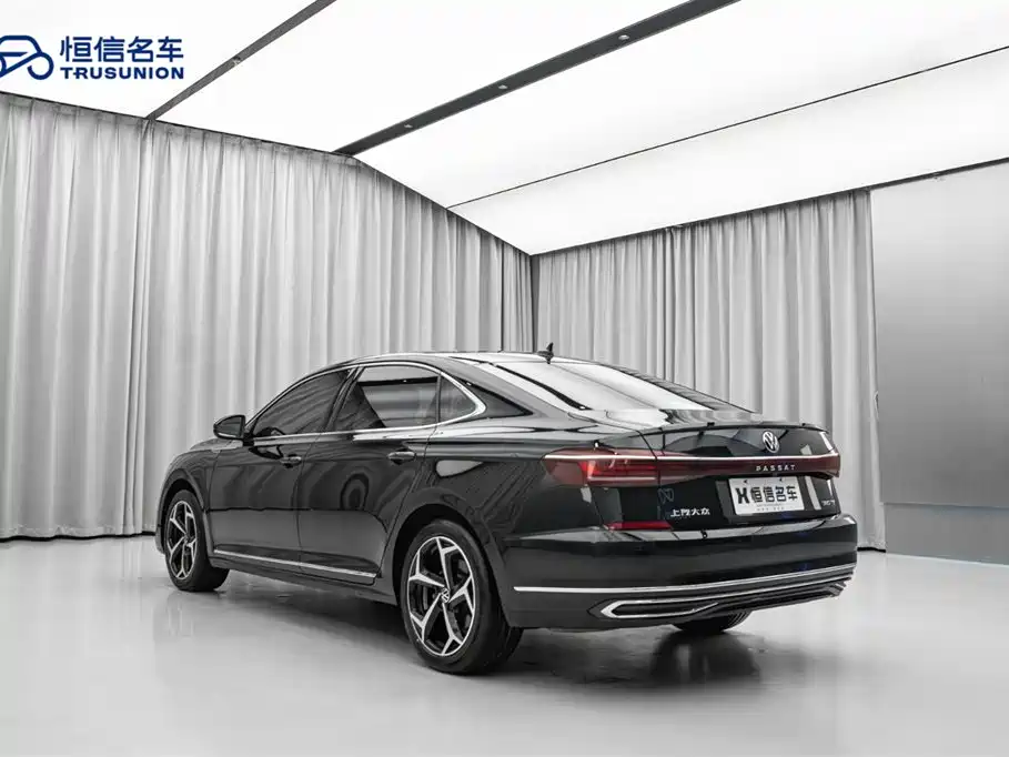 Volkswagen Passat 2023 — фото 11