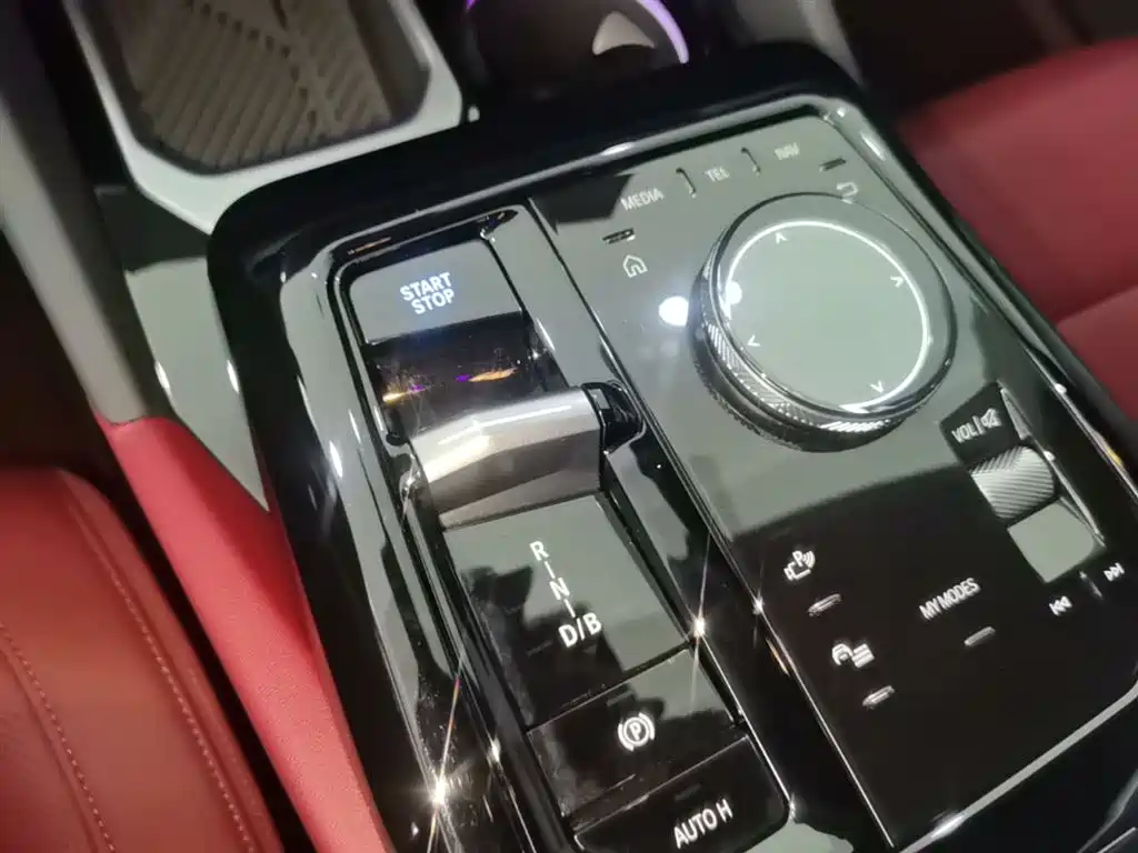 BMW i5 2025 — фото 14