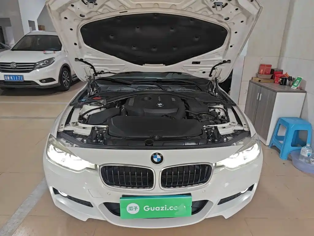 BMW 3 Series 2017 — фото 16