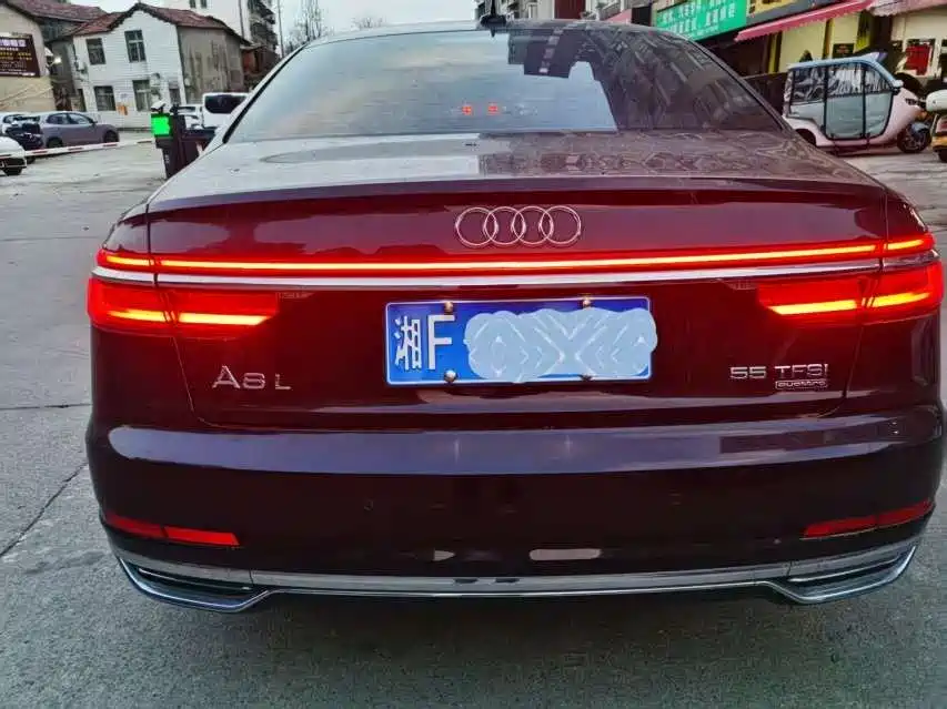 Audi A8 2018 — фото 4