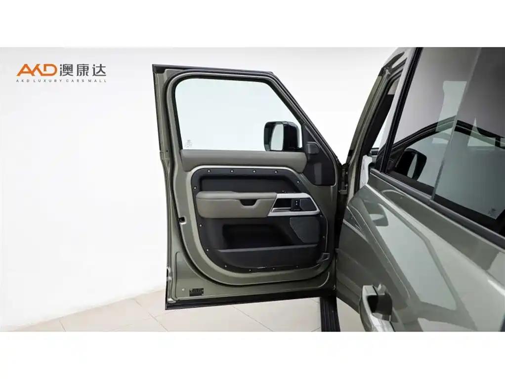 Land Rover Defender 2022 — фото 10