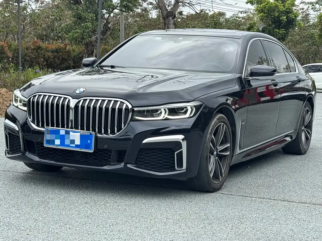 BMW 7 Series 2021 — фото 1
