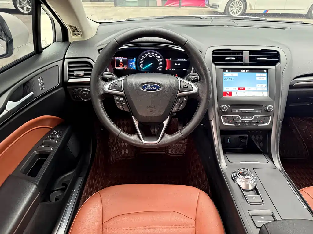 Ford Mondeo 2018 — фото 10