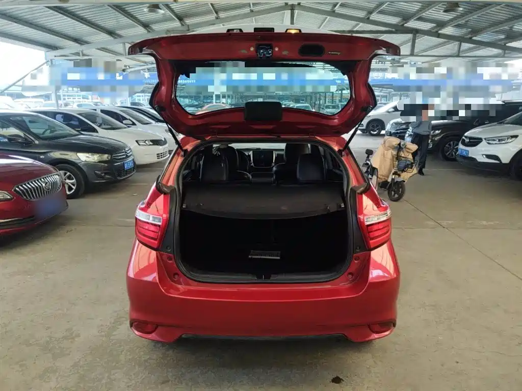 Toyota Yaris L 2017 — фото 19