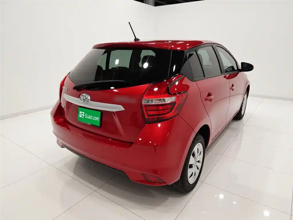 Toyota Yaris L 2017 — фото 7