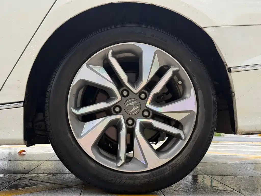 Honda Inspire 2019 — фото 11