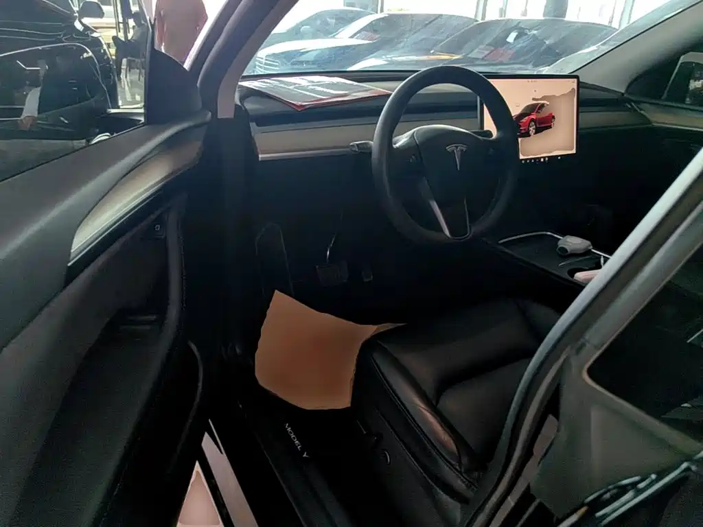 Tesla Model Y 2022 — фото 16
