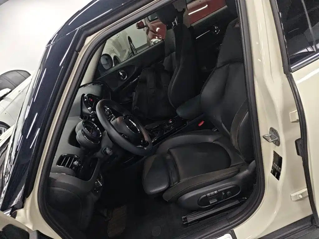 MINI Clubman 2019 — фото 15