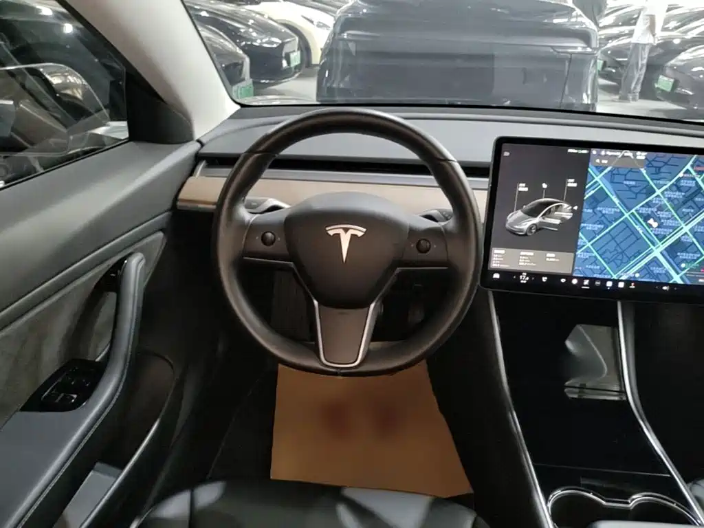 Tesla Model 3 2019 — фото 11