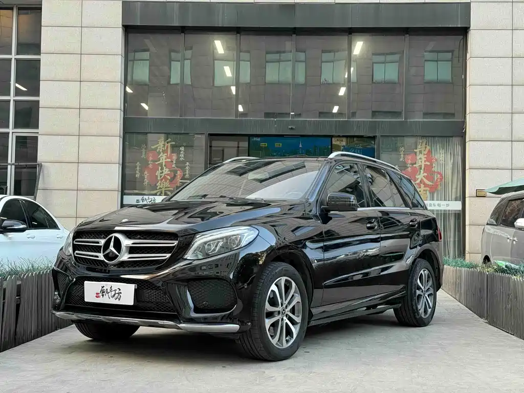 Mercedes-Benz GLE 2017 — фото 1