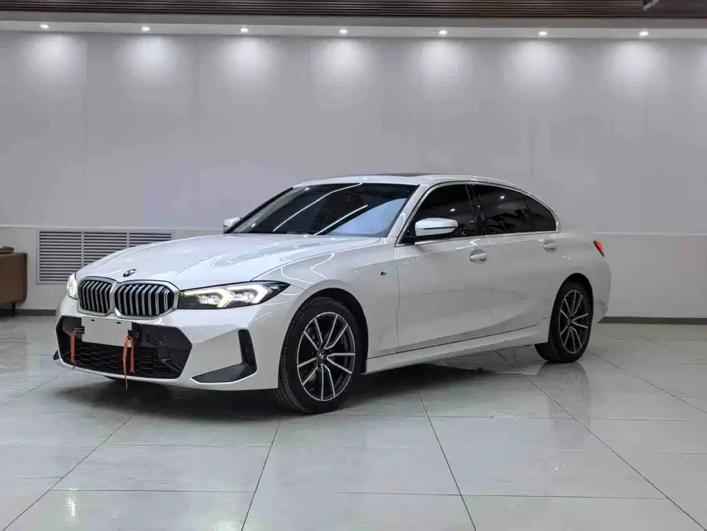 BMW 3 Series 2023 — фото 1