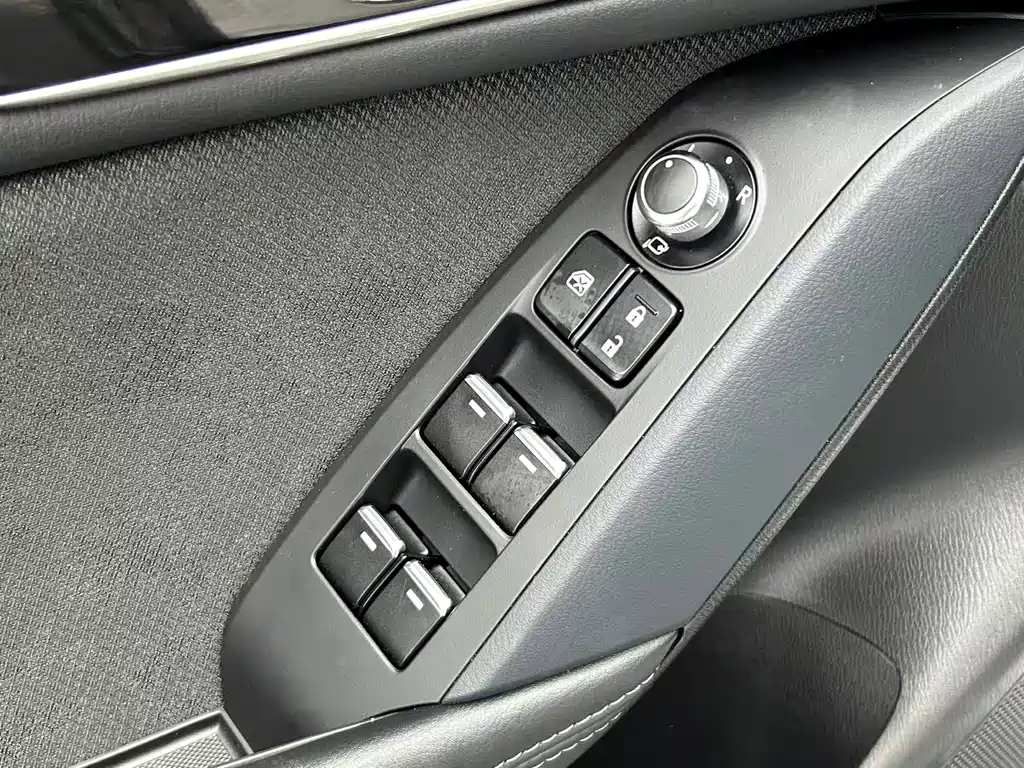Mazda CX-4 2023 — фото 11