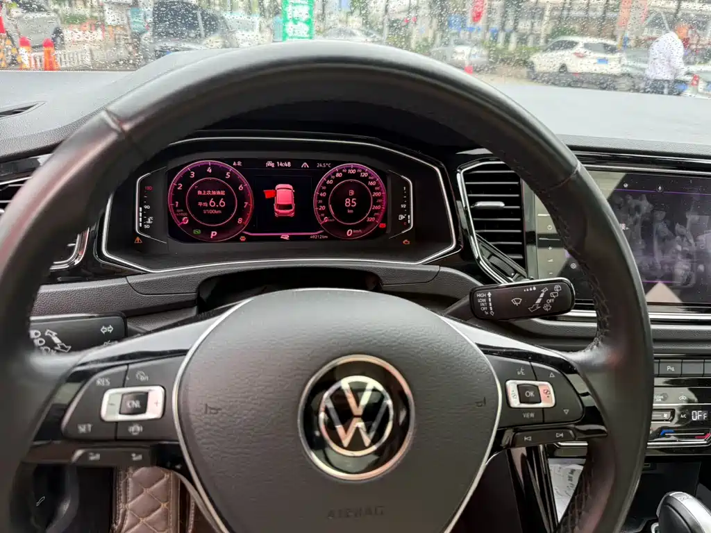 Volkswagen T-Roc 2022 — фото 8