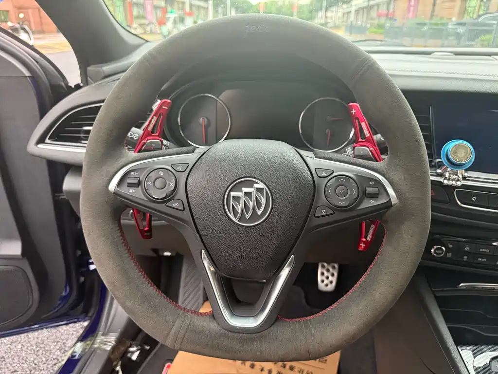 Buick Regal 2018 — фото 10