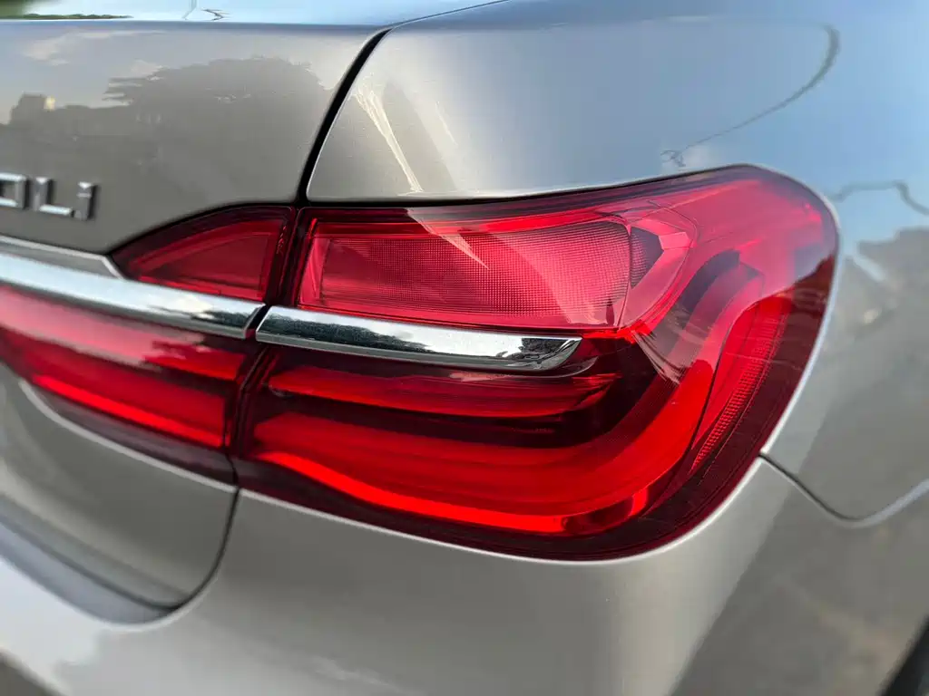 BMW 7 Series 2016 — фото 14