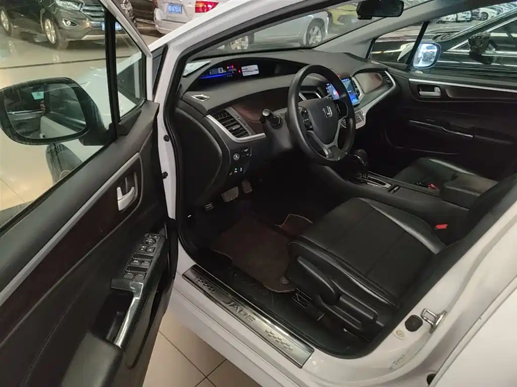 Honda Jade 2015 — фото 16