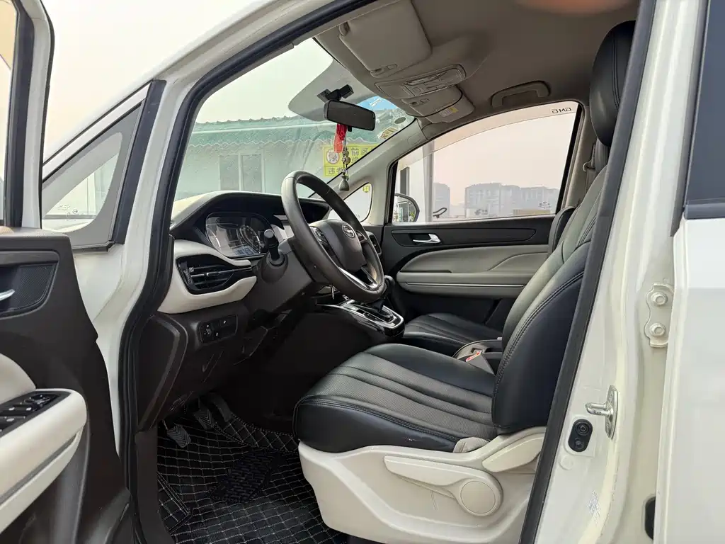 GAC Motor Trumpchi M6 2019 — фото 7
