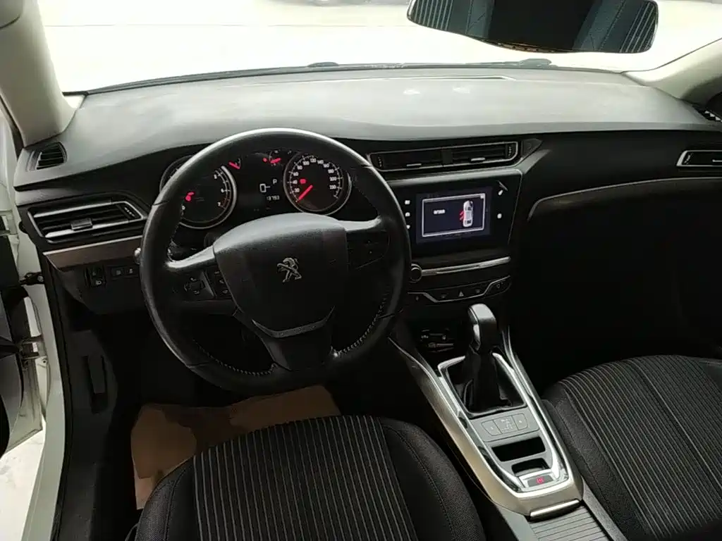 Peugeot 408 2017 — фото 10