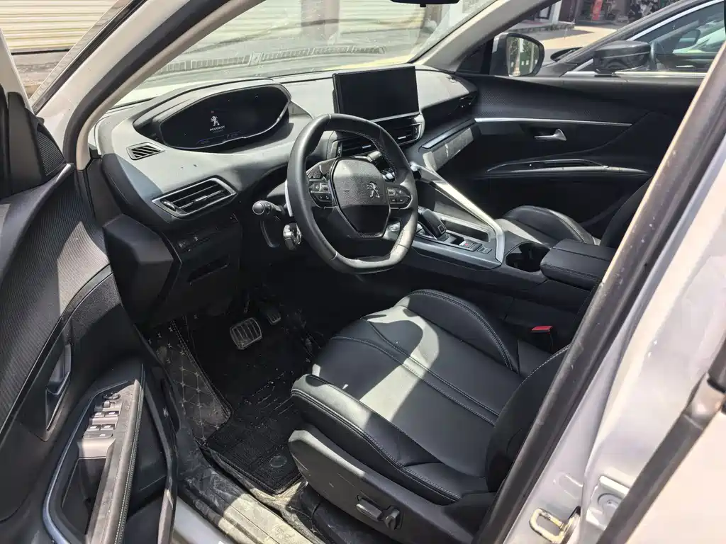 Peugeot 5008 2022 — фото 13