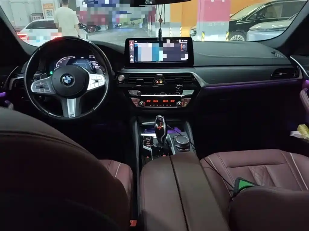 BMW 5 Series 2023 — фото 16