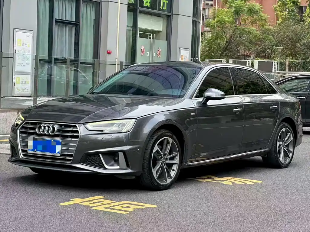 Audi A4L 2019 — фото 1