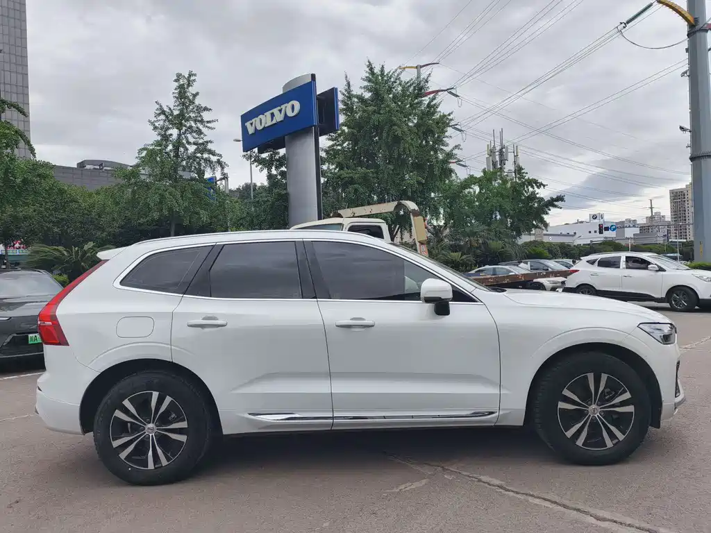 Volvo XC60 2023 — фото 14