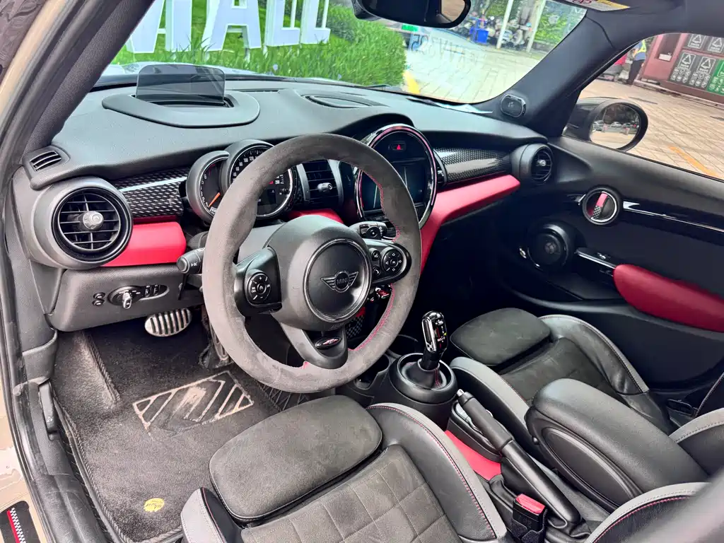 MINI MINI 2019