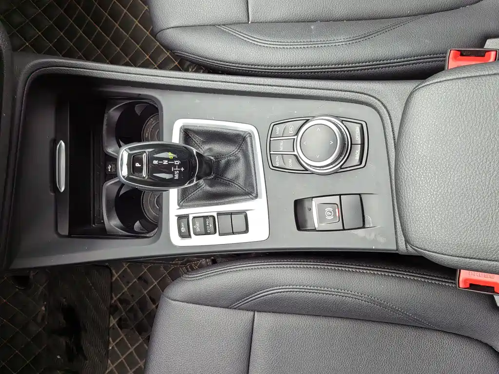 BMW 1 Series 2022 — фото 15