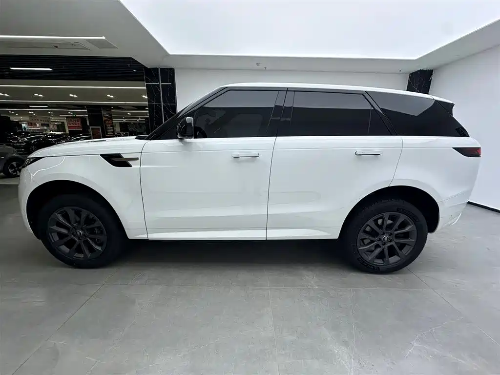 Land Rover Sport 2023 — фото 7