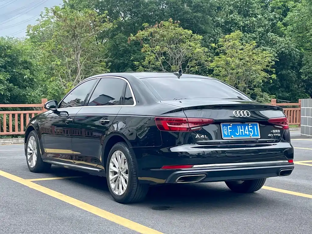Audi A4L 2019