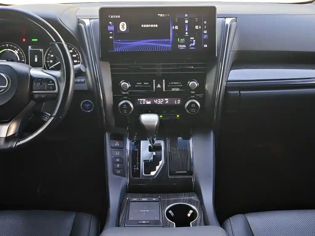 Lexus LM 2021 — фото 14
