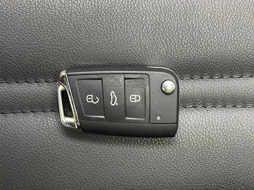 Volkswagen Touran 2021 — фото 15