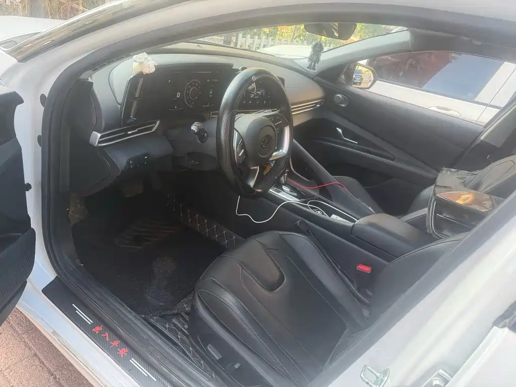 Hyundai Elantra 2022