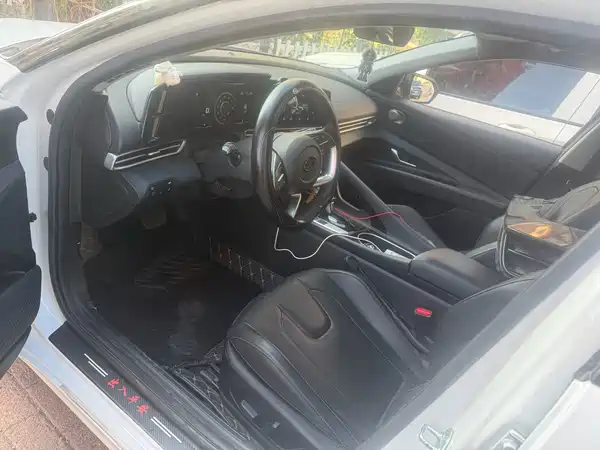 Hyundai Elantra 2022