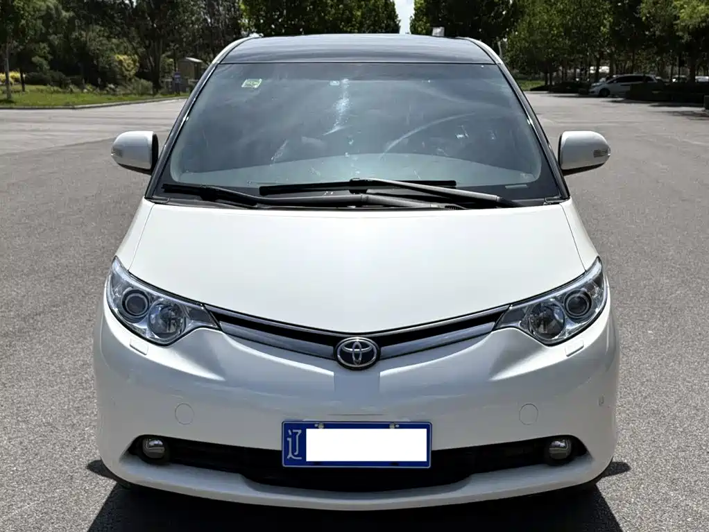 Toyota Previa 2011 — фото 2