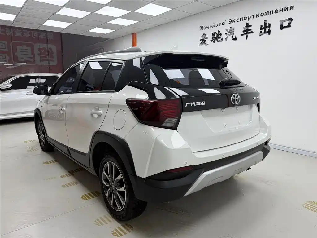 Toyota Yaris L 2022