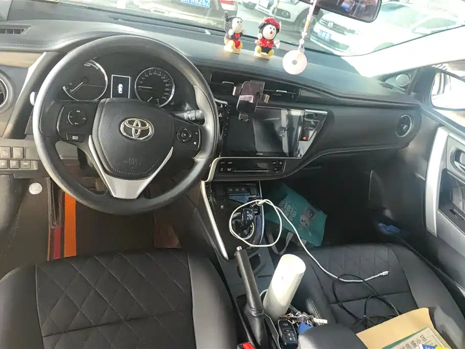 Toyota Corolla Hybrid 2019 — фото 12