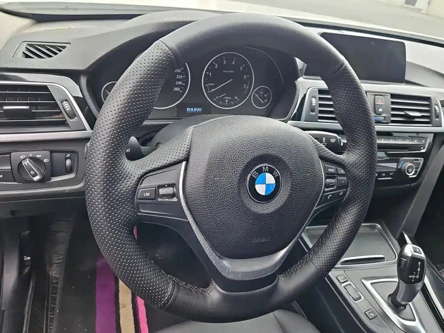 BMW 3 Series 2016 — фото 15