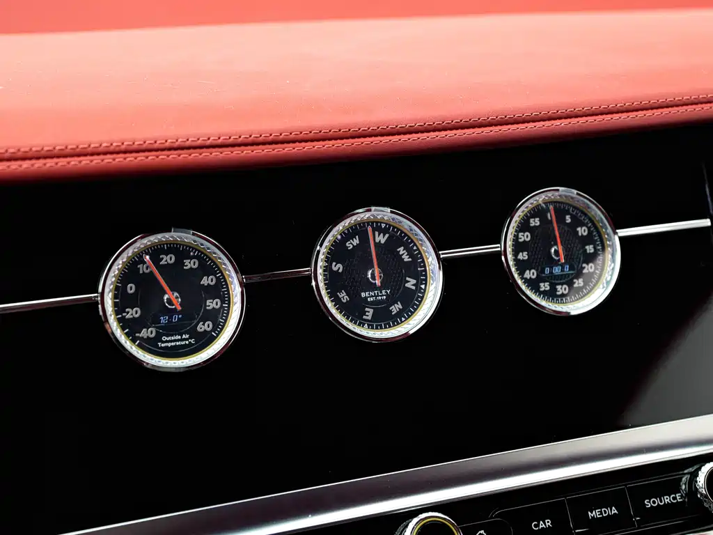 Bentley Continental 2021 — фото 14