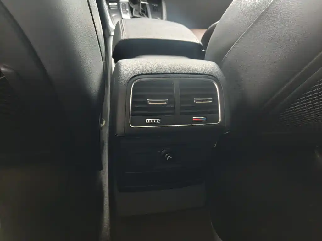 Audi Q5 2015 — фото 11