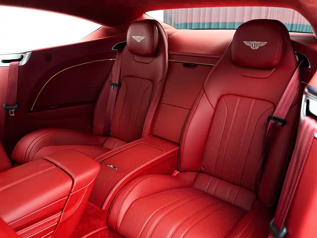 Bentley Continental 2021 — фото 17