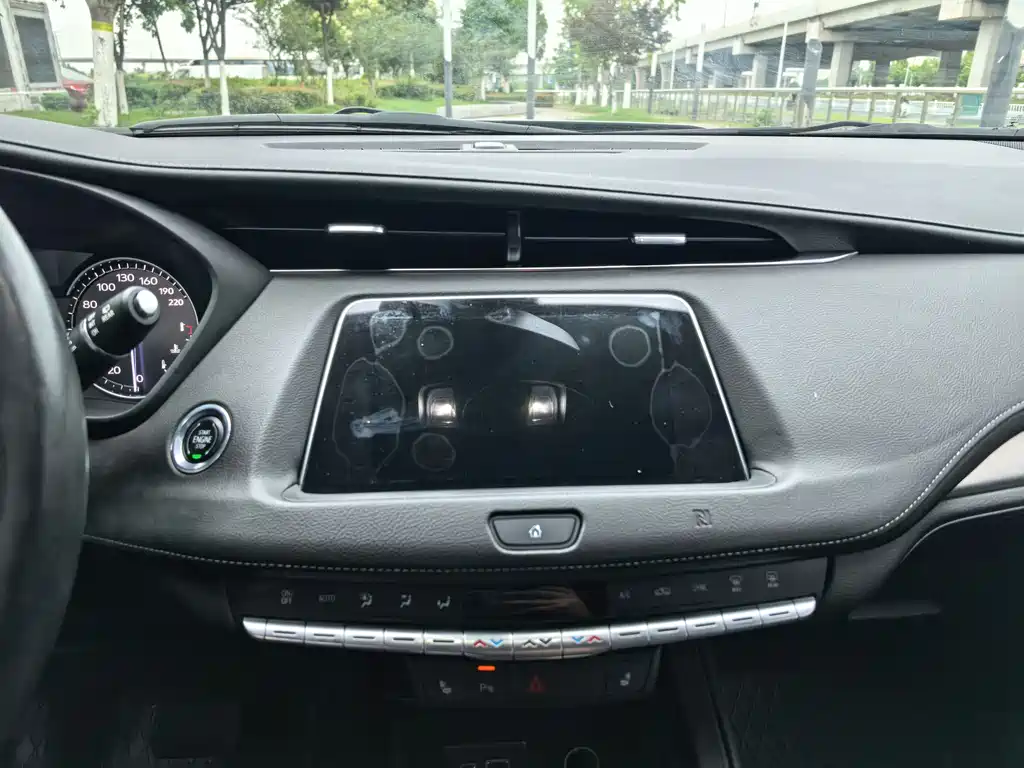 Cadillac XT4 2021 — фото 18