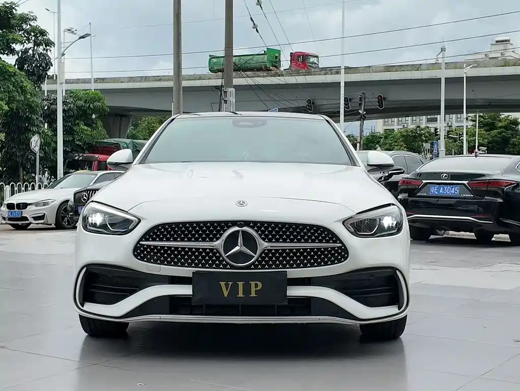 Mercedes-Benz C-Class 2024