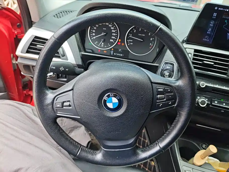 BMW 1 Series 2012 — фото 15