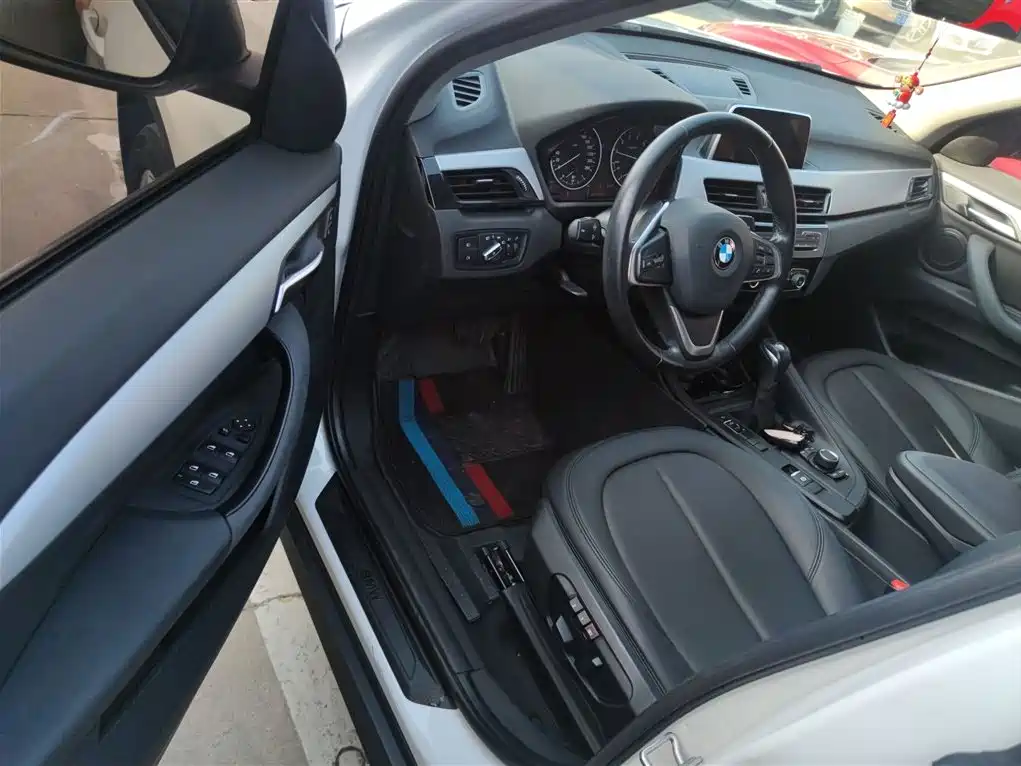 BMW X1 2018 — фото 16