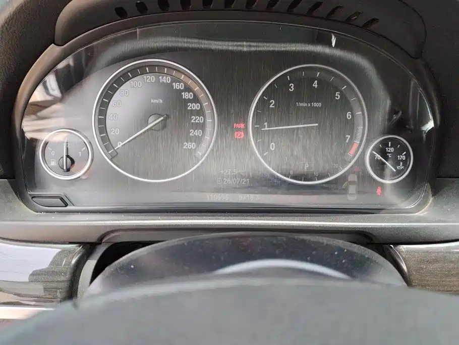 BMW 5 Series 2016 — фото 14