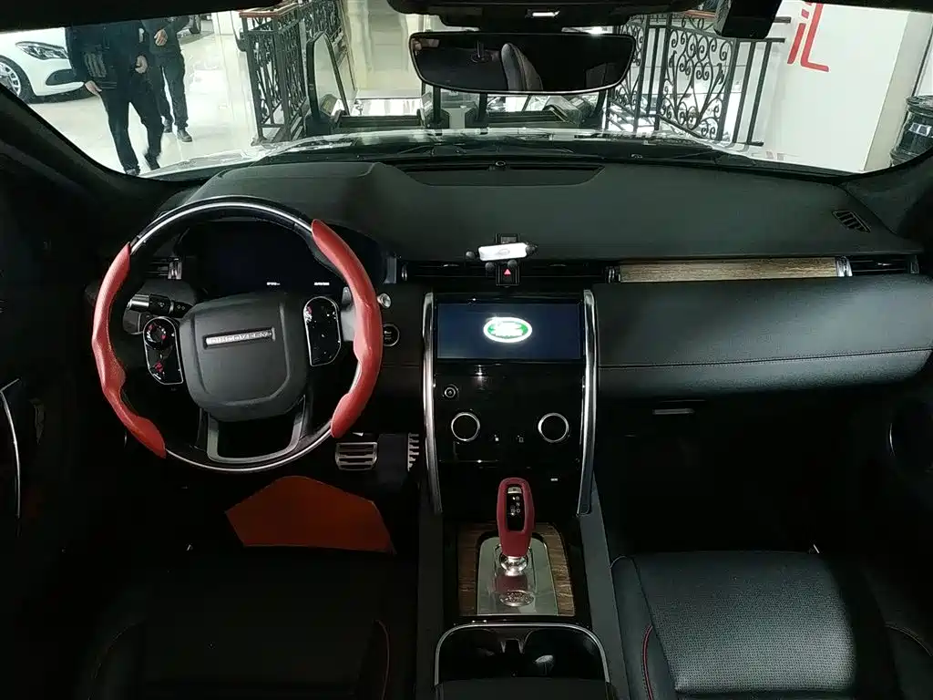 Land Rover Discovery Sport 2020 — фото 10