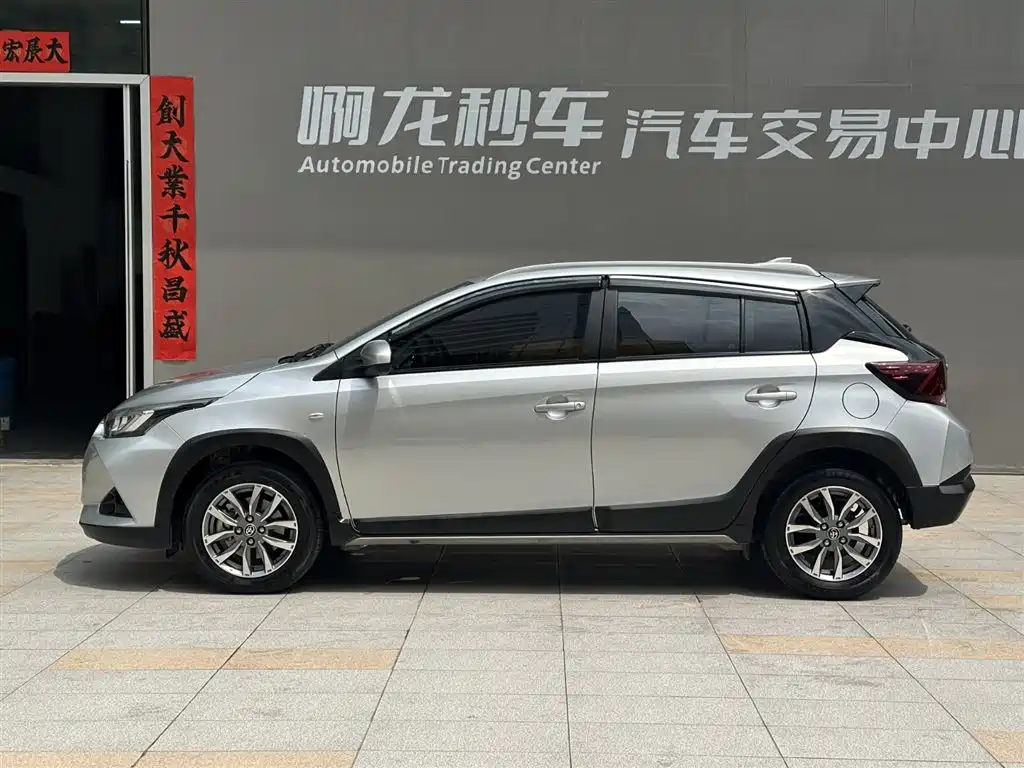 Toyota Yaris L 2021 — фото 22