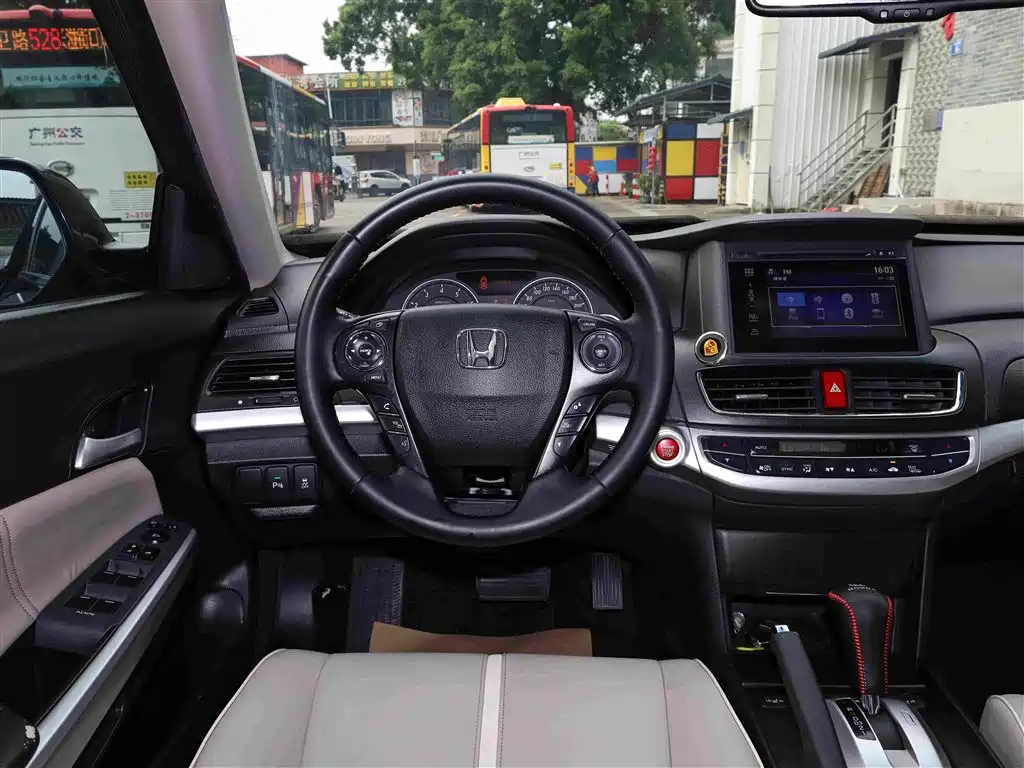 Honda Crosstour 2014 — фото 11